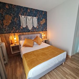 Habitación Estándar con Cama Queen